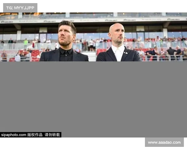 德泽尔比回应与埃梅里争执指责:他应专注自己球队无需插手我的球员 德泽尔比回应与埃梅里争执指责:他应专注自己球队无需插手我的球员